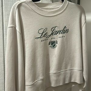 “Le Jardín” Abercrombie & Fitch Soft A&F collection cropped hoodie.